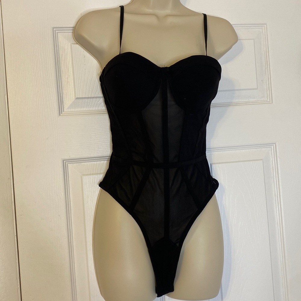 KAYLEE KOLLECTION MESH BODYSUIT SIZE Medium